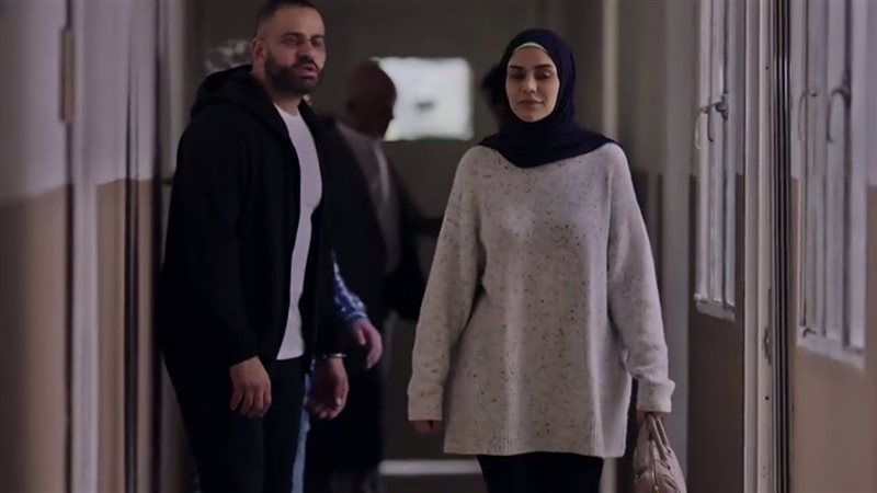 أبطال أزمة منتصف