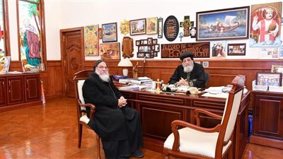 البابا تواضروس يتلقى تقريرا عن الخدمة في العبور