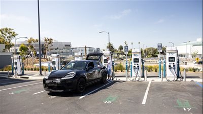 بورش تستعرض خطتها نحو الاتجاه إلى السيارات الكهربائية