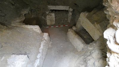 الكشف عن مقابر من العصر الفارسي والروماني والقبطي في المنيا