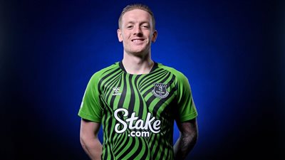 إيفرتون يصدم تشيلسي بسبب بيكفورد