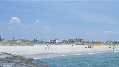 جدل في أستراليا بعد ظهور جسم غامض على أحد الشواطئ (صور)