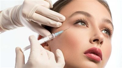 قناع القرفة والعسل يشد البشرة ويغني عن البوتكس