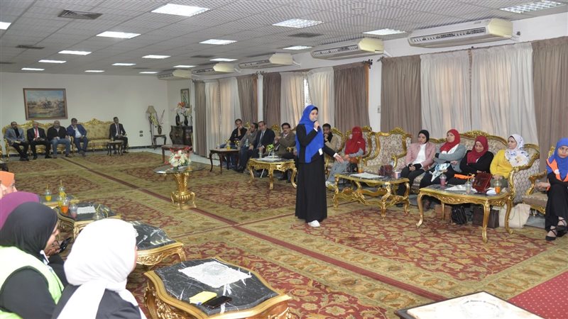 لقاء محافظ أسيوط،