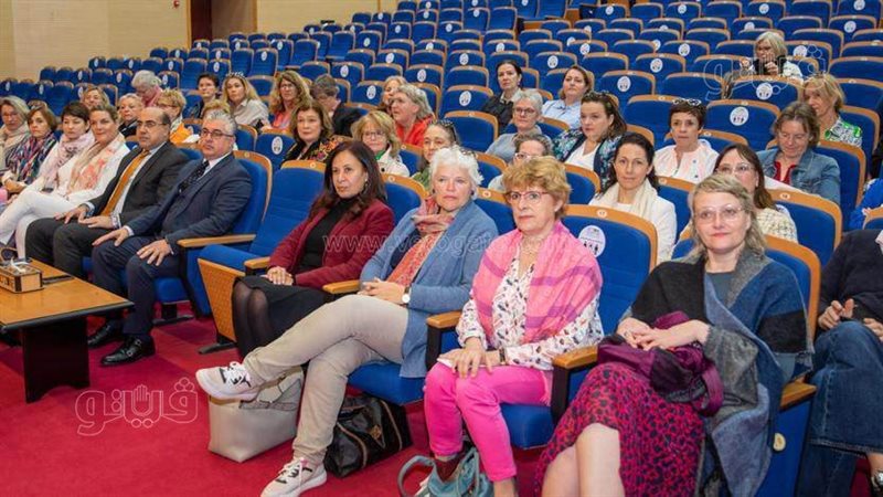 وفد جمعية سيدات الأعمال