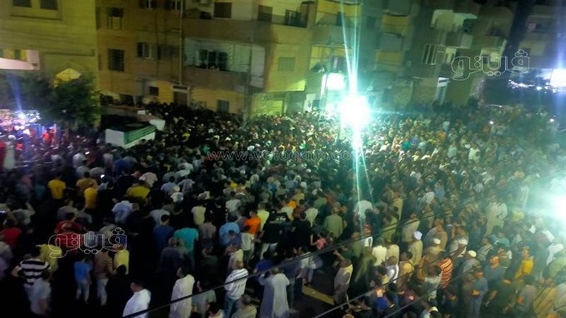 جنازة مهيبة لامام
