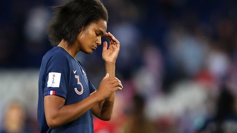 ويندي رينار، فيتو