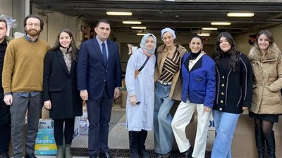 بيلا حديد، تساعد في إرسال مساعدات لضحايا زلزال سوريا وتركيا (صور)