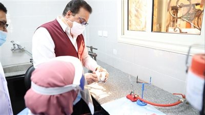وزير الصحة يتفقد مركز طب الأسرة بحي ثان محافظة دمياط