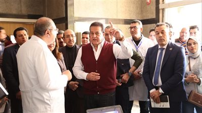 وزير الصحة يشدد على الالتزام بالجداول الزمنية لتطوير مستشفى دمياط العام