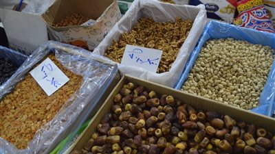 أسعار الياميش بمعرض أهلا رمضان (صور)