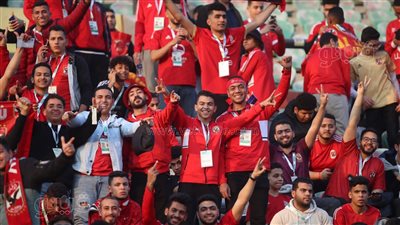 أجواء حماسية مبكرة بملعب السلام قبل موقعة الأهلي وصن داونز (صور)