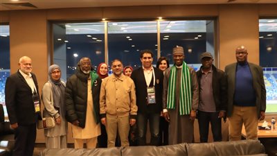 سفيرا نيجيريا وموزمبيق يشاهدان مباراة منتخبي بلادهما بإستاد هيئة قناة السويس (صور) 