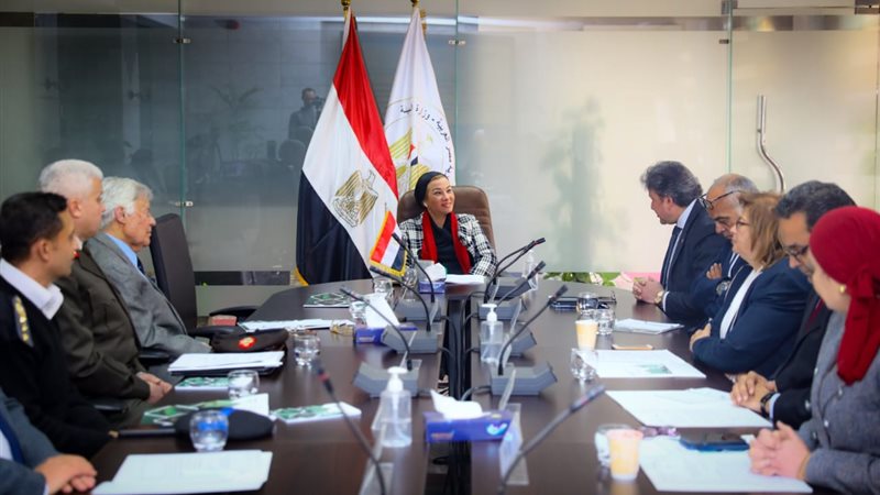 اجتماع وزيرة البيئة،