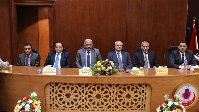 الدكتور محمود صديق،