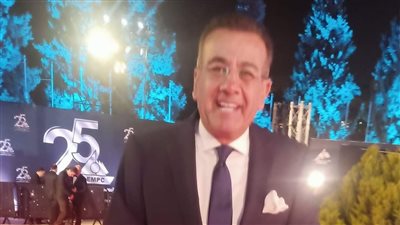 أسامة منير وإلهام شاهين يخطفان الأنظار على ريد كاربت حفل اليوبيل الفضي لمدينة الإنتاج الإعلامي