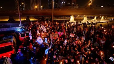 للأسبوع الثامن، آلاف الإسرائيليين يحتجون على إصلاح القضاء