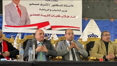 لقاء حواري مع طلاب الخدمة الاجتماعية حول أهمية الاشتراك بفعاليات مراكز الشباب