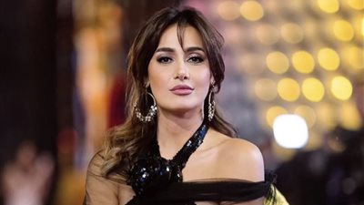 حلا شيحة في أحدث ظهور، تغني لـ تايلور سويفت (فيديو)