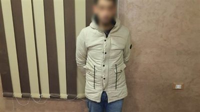 ضبط عنصر إجرامي يتاجر في الأسلحة النارية بمنزله بالمنوفية