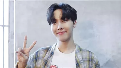 BTS، جيهوب يلحق بـ جين ويذهب للتجنيد في الجيش الكوري