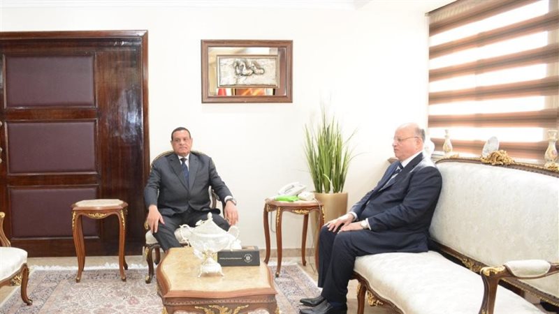 وزير التنمية ومحافظ