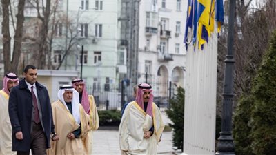 زيارة مفاجئة ودعم مالي، كواليس استقبال رئيس أوكرانيا لوزير الخارجية السعودي (صور)