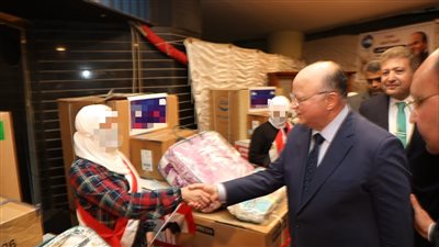 محافظ القاهرة يشهد احتفالية تسليم هدية الرئيس لـ23 عروسا (صور)