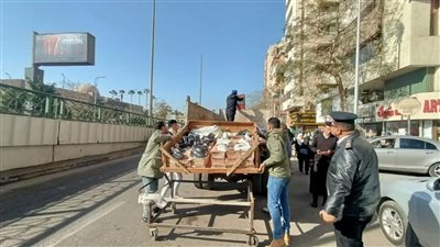 استجابة لشكاوى المواطنين.. رفع 530 حالة تعد واشغال بشوارع الغرفة التجارية (صور)