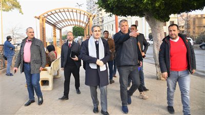 محافظ الغربية يتفقد تطوير ميدان المحكمة وأعمال الرصف بكفر الزيات (صور) 