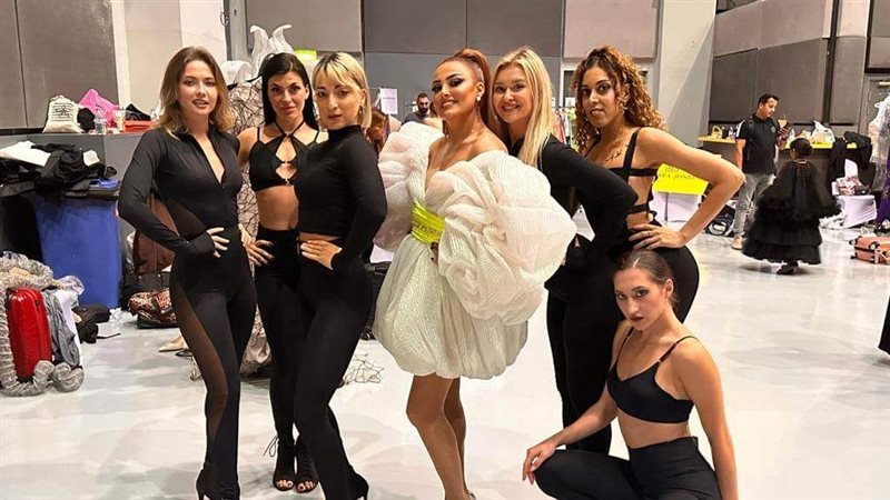 بشرى أثناء الإستعراض،