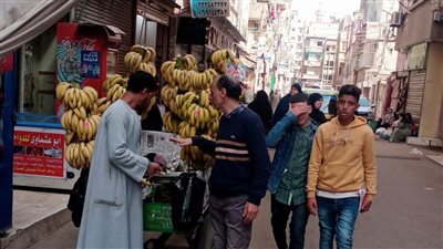 حملات مكثفة على السوق الأسبوعي بنبروه لضبط الأسعار (صور)