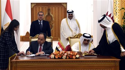 رئيسا وزراء مصر وقطر يشهدان توقيع اتفاقية لإزالة الازدواج في الضريبة على الدخل