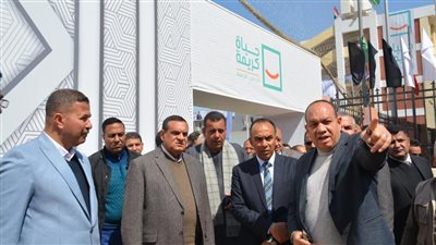 وزير التنمية المحلية يتفقد مشروعات حياة كريمة بمركز ملوي في المنيا 