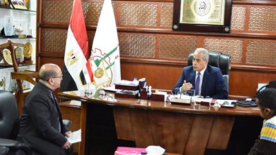 وزير القوى العاملة يوجه بتأهيل الأقزام لسوق العمل