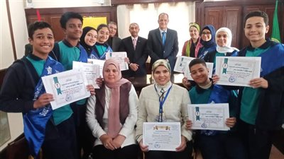 وكيل تعليم الإسماعيلية يكرم المدارس الفائزة في مسابقة الإذاعة المدرسية (صور) 