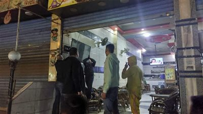 غلق وتشميع مقاهي وكافيهات بحي الهرم للتعدي على الطريق العام 