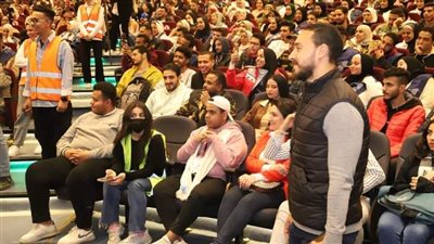 أسرة طلاب من أجل مصر تكرم محاضرا متميزا في جامعة عين شمس