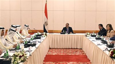 رئيس الوزراء يلتقى أعضاء مجلس إدارة غرفة قطر ورابطة رجال الأعمال القطريين