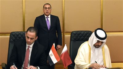 رئيس الوزراء يشهد توقيع 3 مذكرات تفاهم مع شركات قطرية (صور)