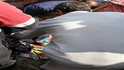 الصور الأولى من موقع اصطدام قطار بطالبتين ثانوي في الشرقية