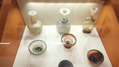 المتحف المصري بالتحرير يعلن عن خطط تطوير العرض للأواني الزجاجية 