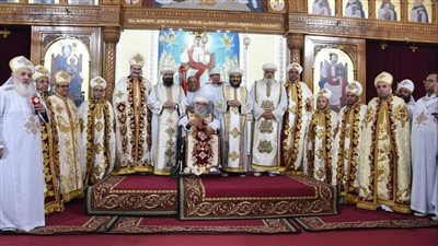 الأنبا باخوميوس يرسم 8 كهنة جدد للخدمة في إيبارشية البحيرة