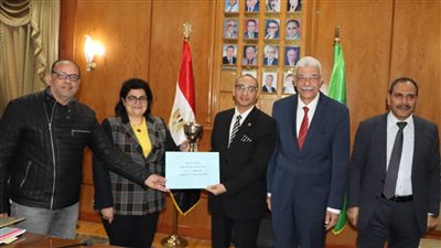 مجلس جامعة المنوفية يكرم الكليات الفائزة بمسابقة أفضل استقبال للطلاب الجدد