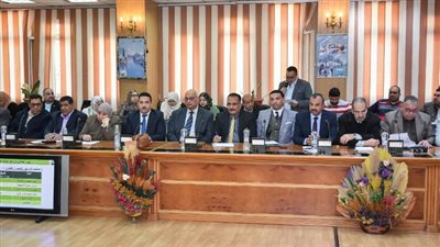 تنفيذى الشرقية يبحث ملف الشكاوى وخدمة المواطنين 