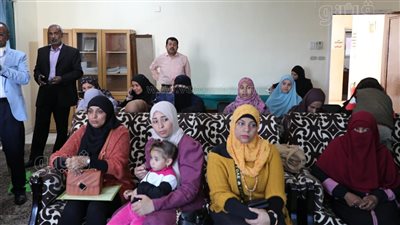 القوى العاملة تناقش توفير فرص عمل للشباب بالبحر الأحمر