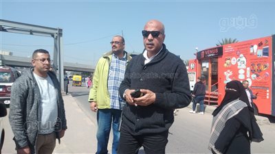 حملة لإزالة كشك مخالف على محور المحمودية في الإسكندرية (فيديو) 