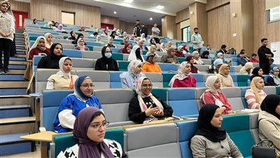 ندوة ثقافية بصيدلة المنصورة الجديدة عن مقومات النجاح 