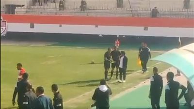 دوري القسم الثاني، مشادة بين مدرب بايونيرز وحكم مباراة البلدية ( فيديو )