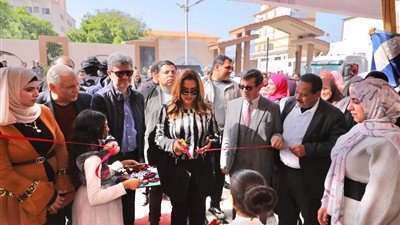 محافظ دمياط تفتتح معرض السلع الأساسية 